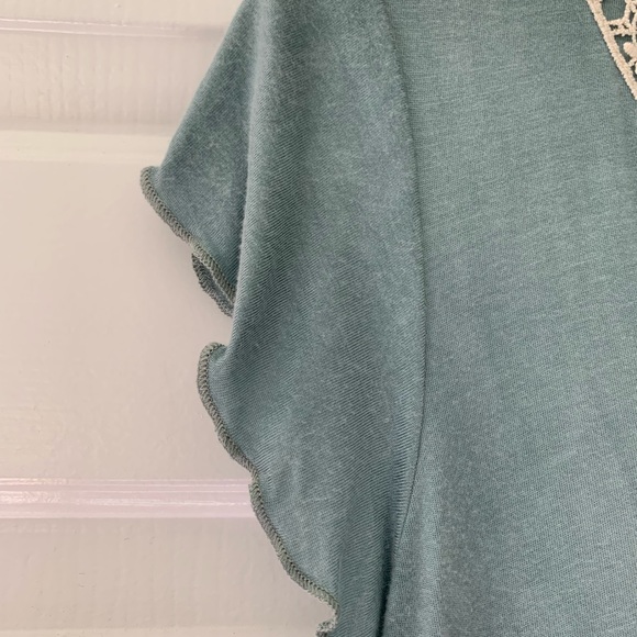 Super Cute Empire Waist Flowy Top - Picture 4 of 12